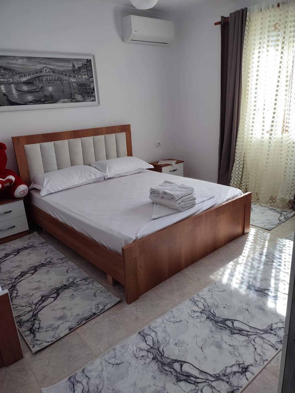 Guest House Eloid Berat Oda fotoğraf
