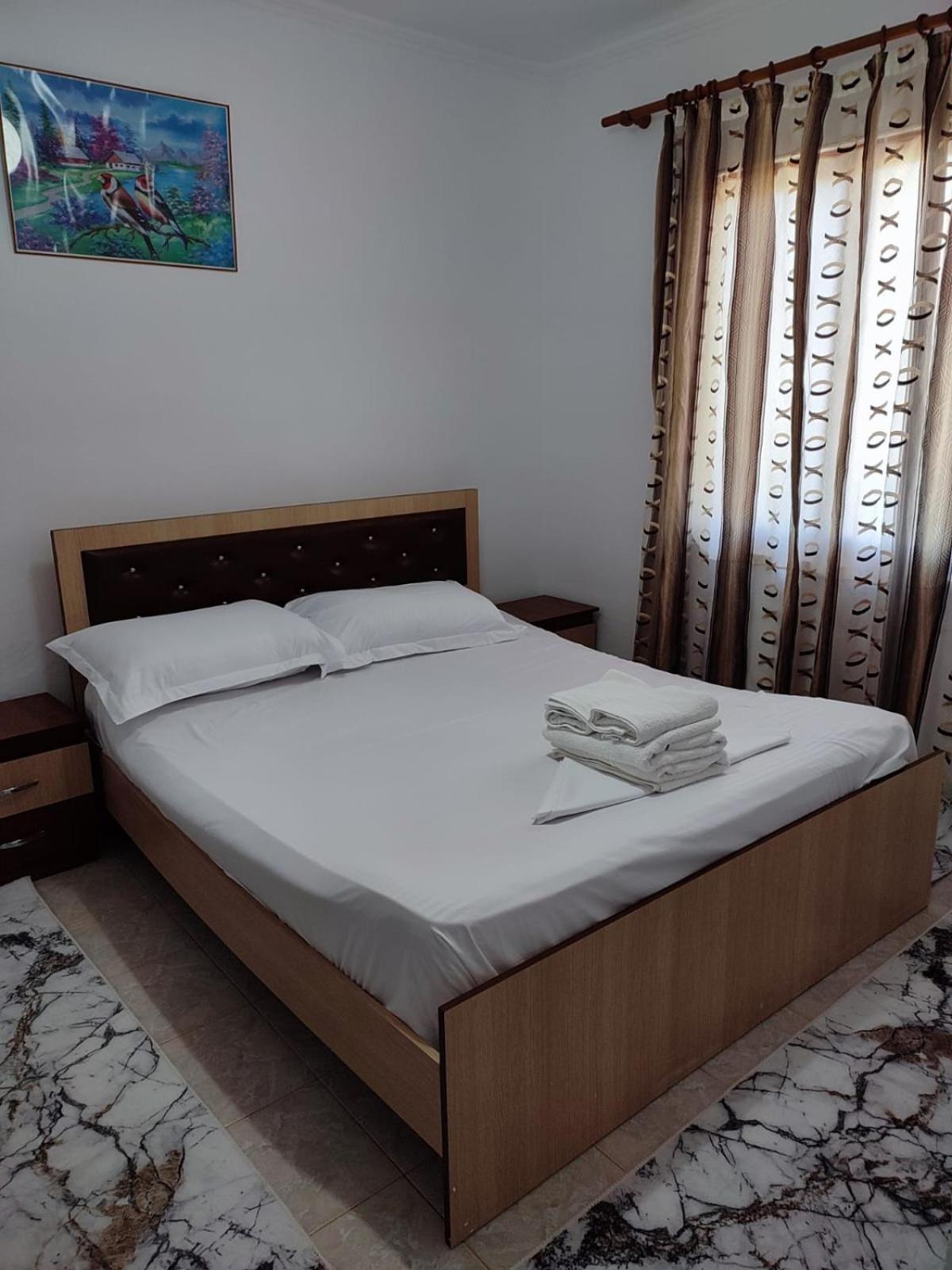 Guest House Eloid Berat Oda fotoğraf